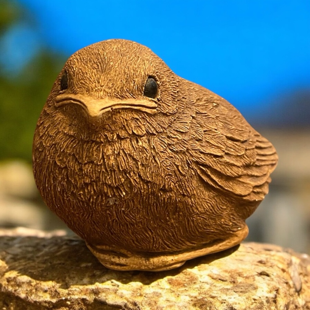 Sandcast Bird by Sandra Brue, vintage, excellent condition.